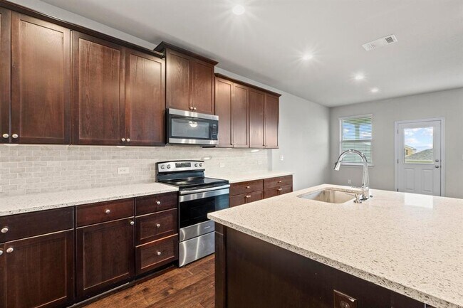 Building Photo - 277 Magna Ln