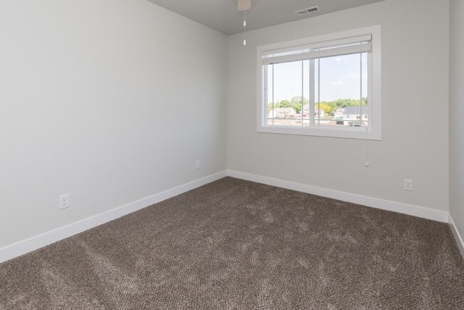 Building Photo - 4 bed / 2.5 Bath in Altoona