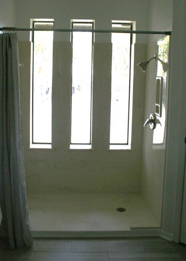 Building Photo - 603 Bent Tree Ct