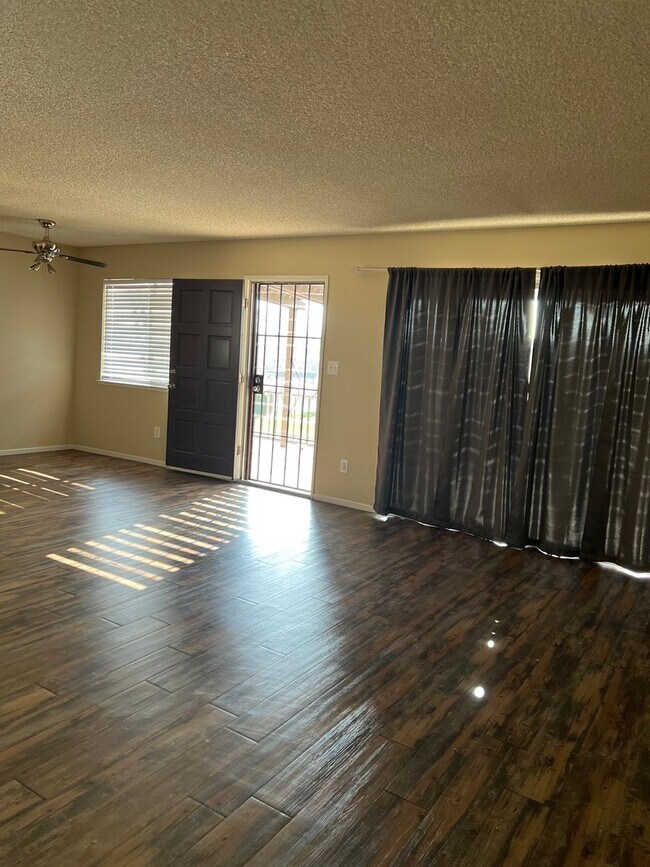 Building Photo - 3333 El Encanto Ct