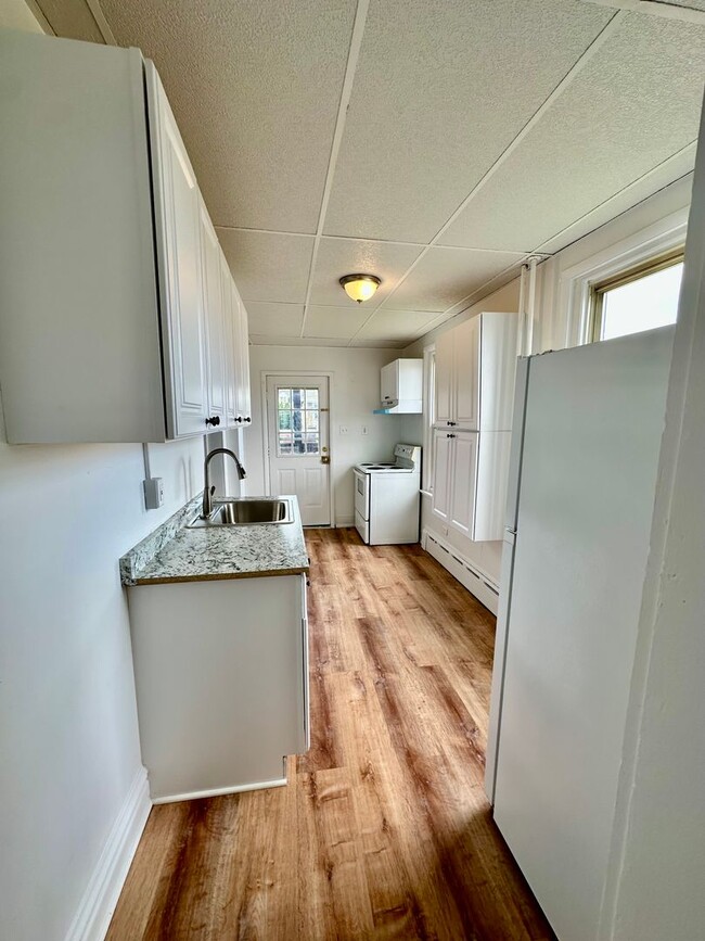 Building Photo - 1014 S 6th St