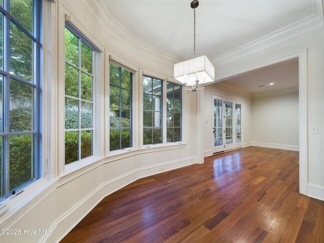 Building Photo - 3724 Rolston Dr