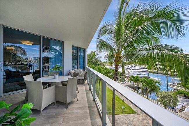 Building Photo - 17111 Biscayne Blvd