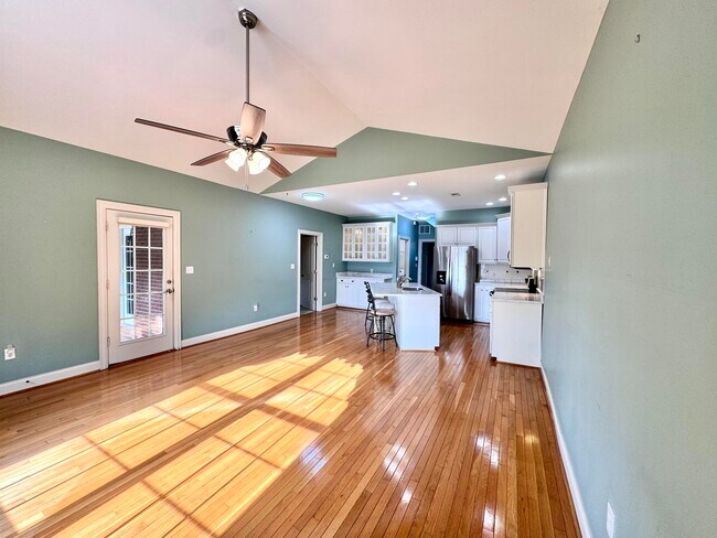Building Photo - 88 St Annes Ct