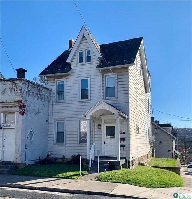 Primary Photo - 649 Spring St