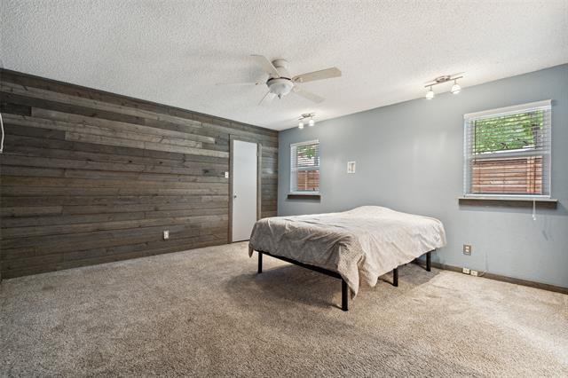 Building Photo - 913 Harwood Terrace