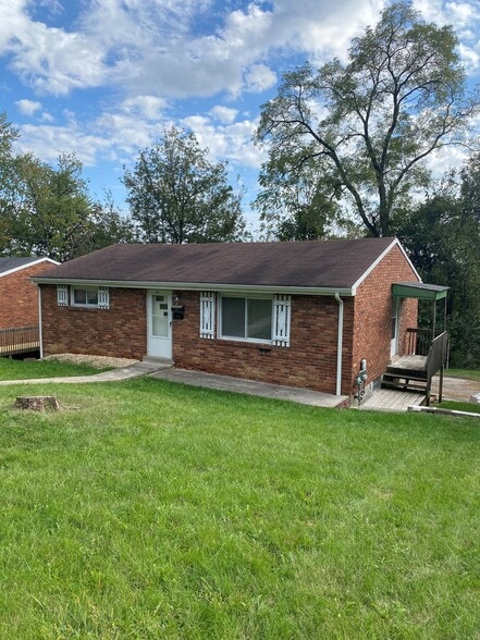 Building Photo - 733 Darlington St