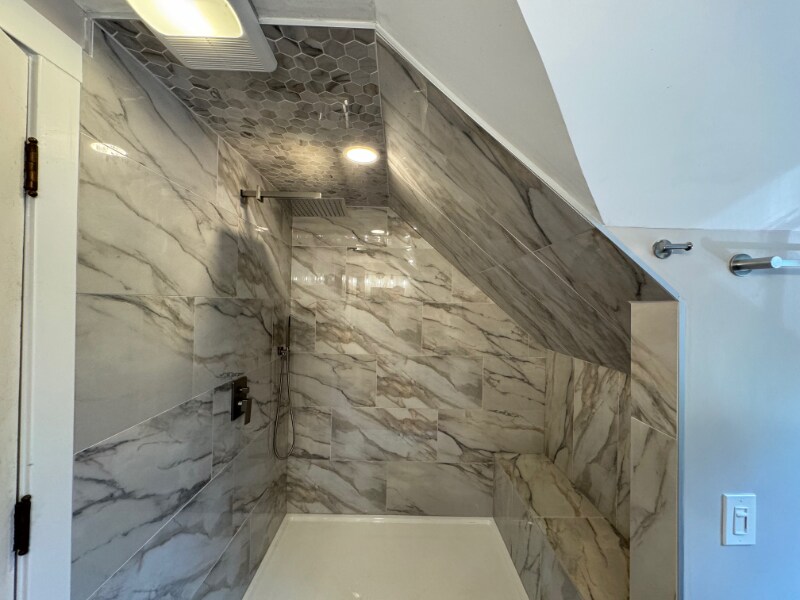 Building Photo - 708 Rock Beach Rd