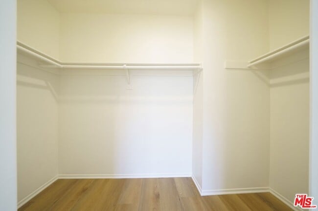 Building Photo - 121 Cancion Way