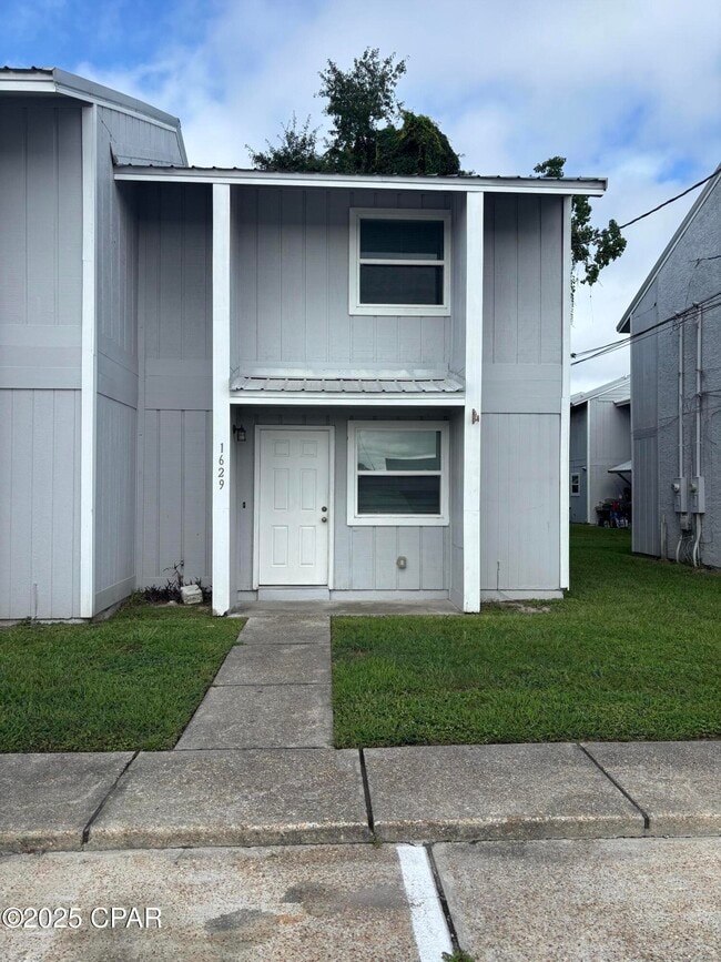 Primary Photo - 1629 N James Ave