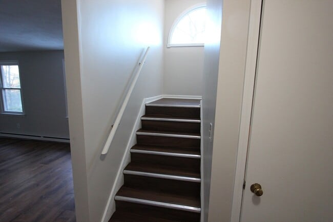 Building Photo - 70 Beach St