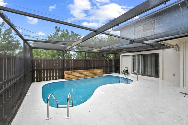 Building Photo - 4749 Holly Lake Dr