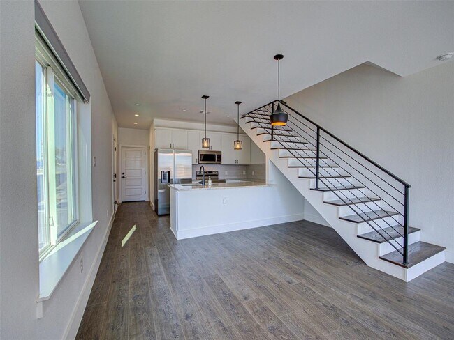 Building Photo - 20507 Bonanza