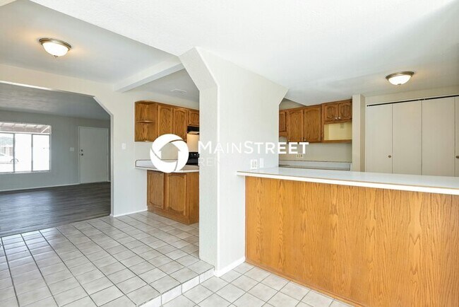 Building Photo - 6 Bedroom Pet-Friendly Home in Tucson, AZ ...