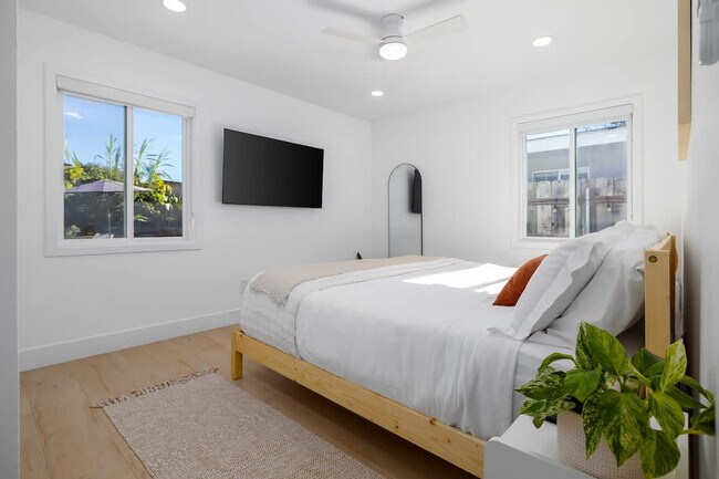 Building Photo - 3725 Jefferson St