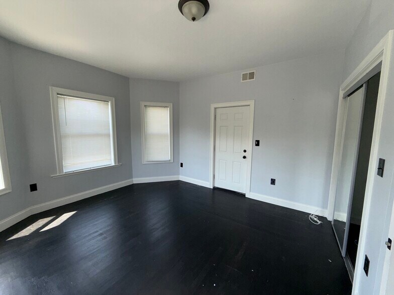 Building Photo - 615 N Montello St