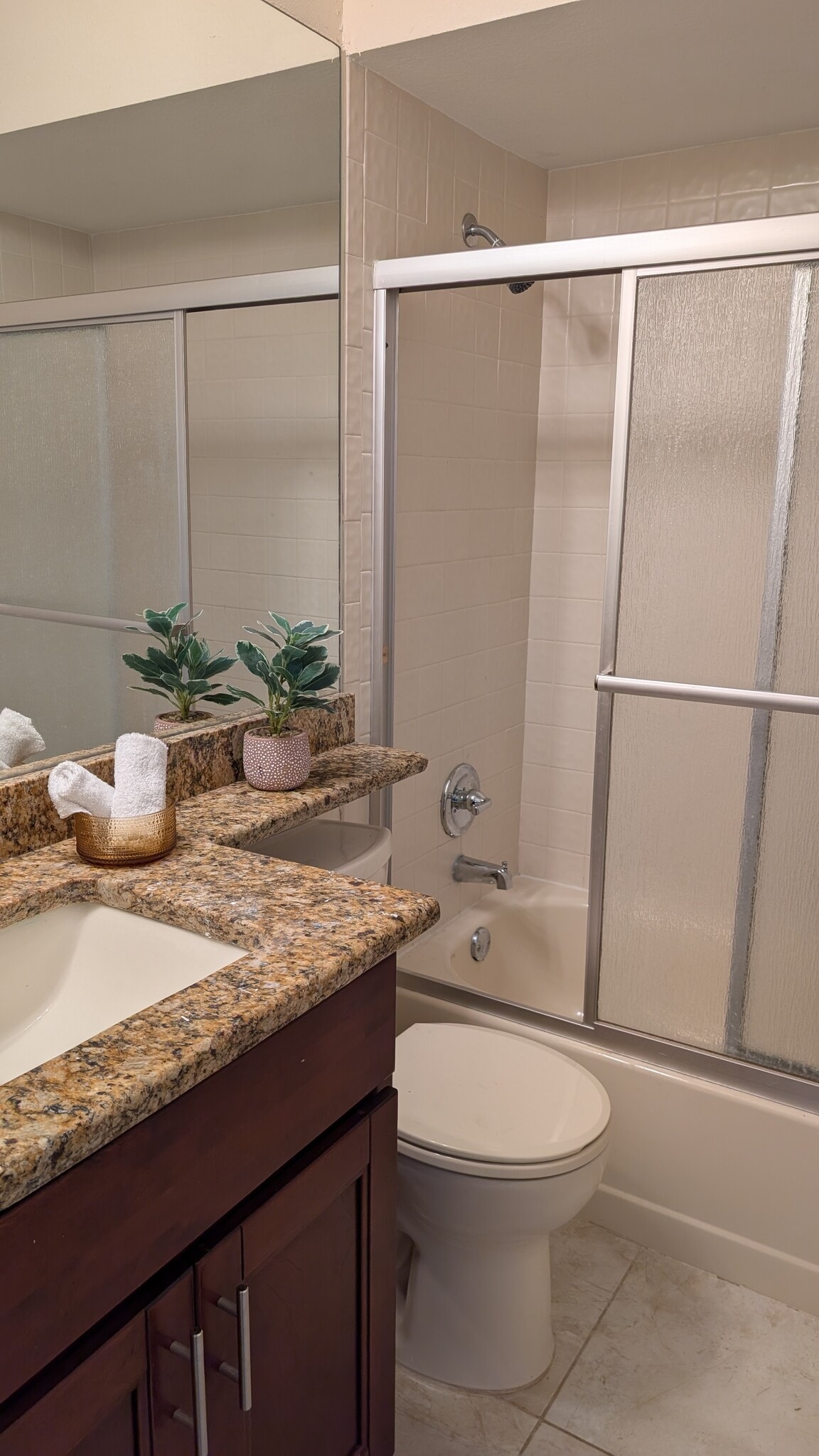 Building Photo - 6909 Lake Place Ct