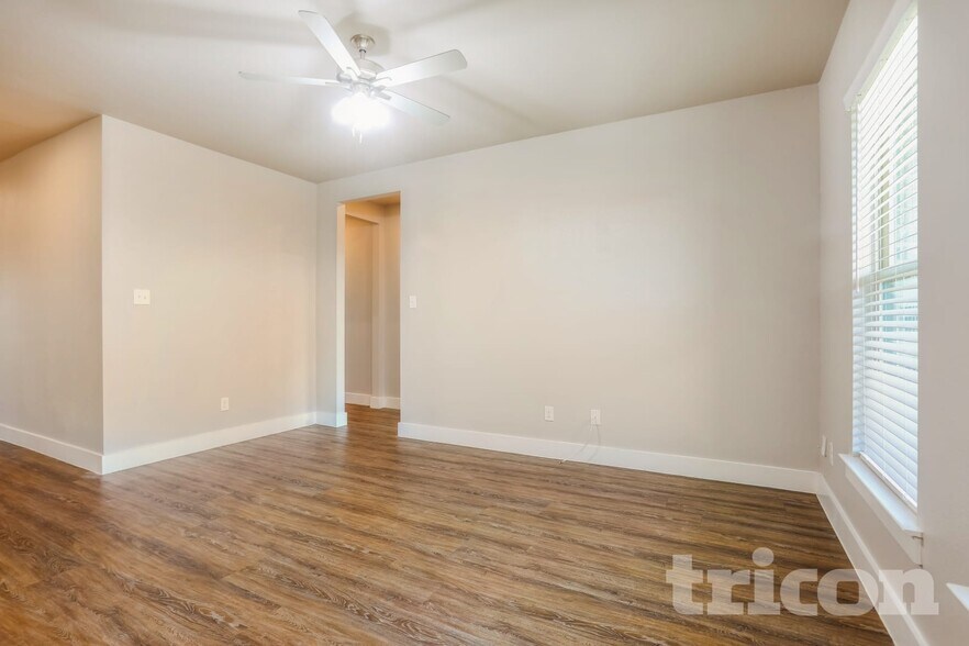 Building Photo - 10352 Ft Teran Trl