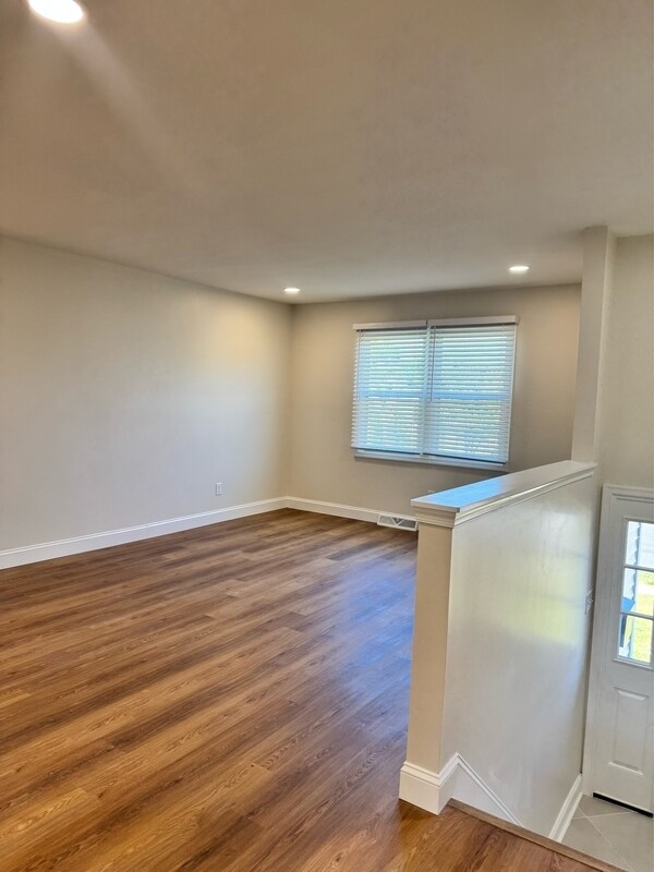 Building Photo - 927 Edgemoor Rd