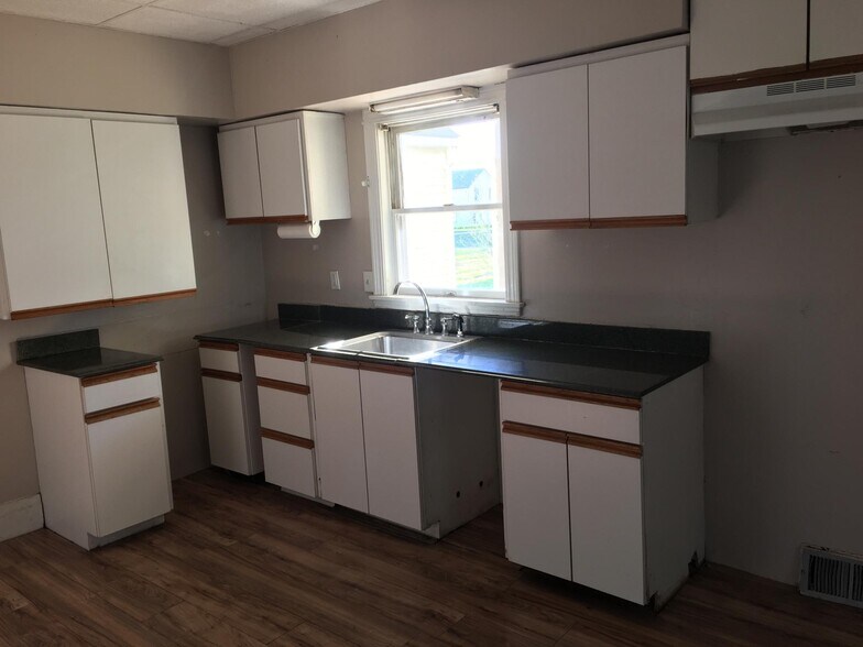 Building Photo - 1324 S Pittsburgh St