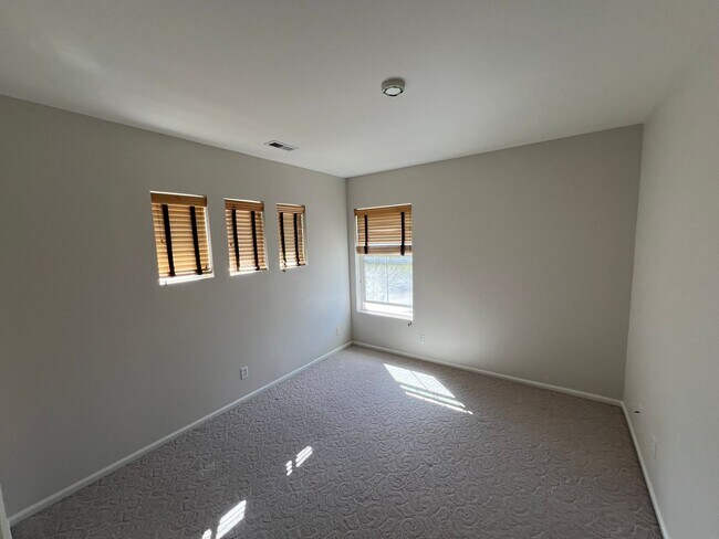 Building Photo - 4 Bedroom - 3 Bath Home - available June 1...