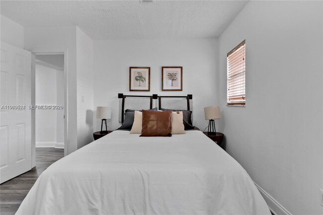 Building Photo - 1841 SW 29th Ave