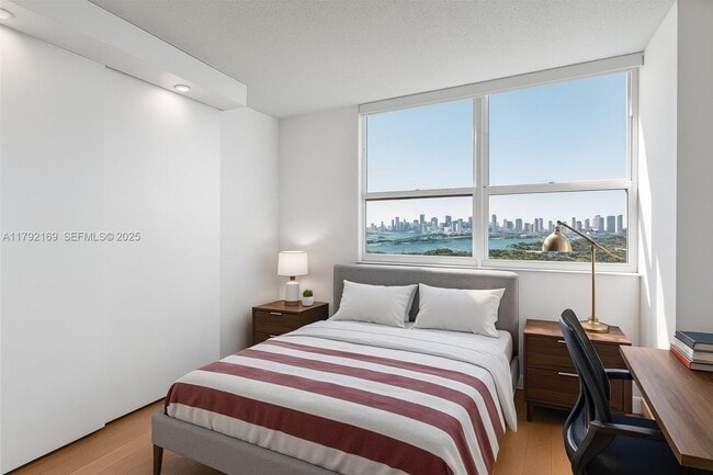 Building Photo - 650 West Ave