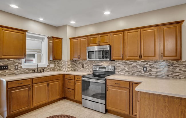Building Photo - 4 bedroom home in Carlisle PA!