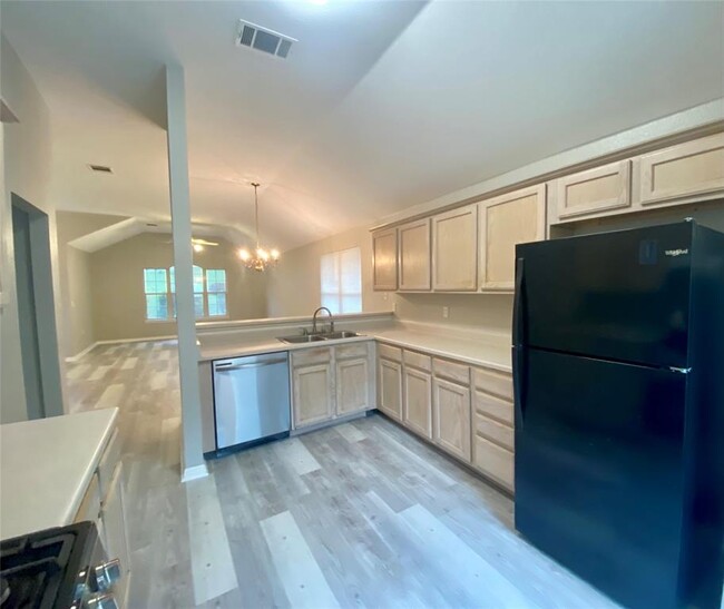 Building Photo - 5710 Lark Creek Dr