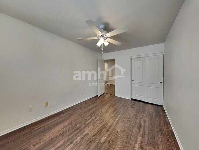 Building Photo - 3408 E Palatine Hills Ave