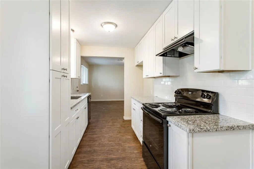 Building Photo - 5427 Bungalow Ln