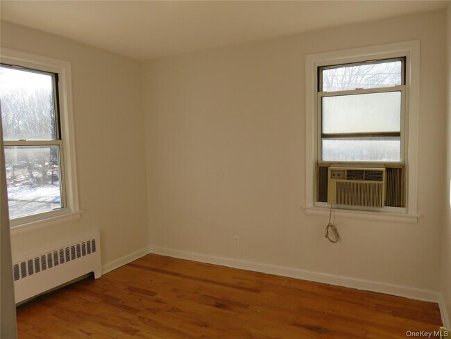 Building Photo - 7 Winchester Ave