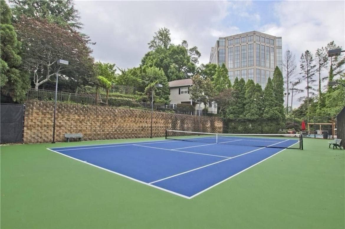 Building Photo - 1250 Parkwood Cir SE