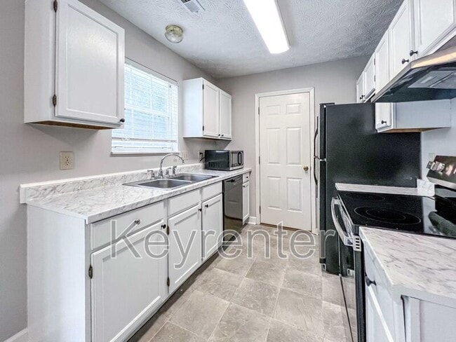 Building Photo - 6018 Waterbury Ln