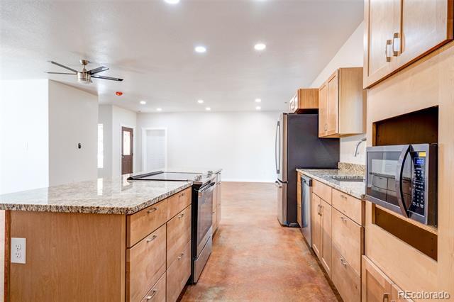 Building Photo - 818 E Cucharras St