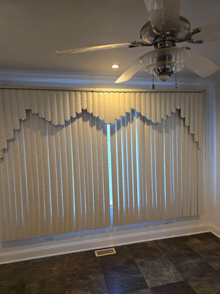 Building Photo - 9225 S Marshfield Ave