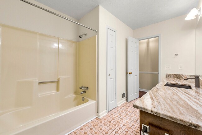 Building Photo - 249 Tony Trl SE