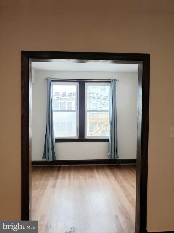 Building Photo - 1618 D St NE