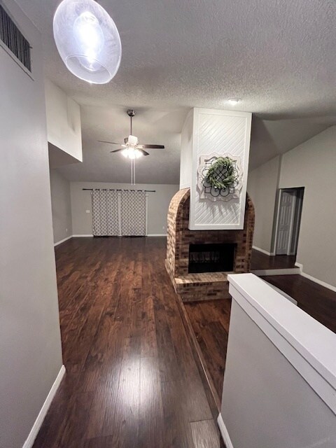 Building Photo - Beautiful Like New Home For Rent in Brandon!