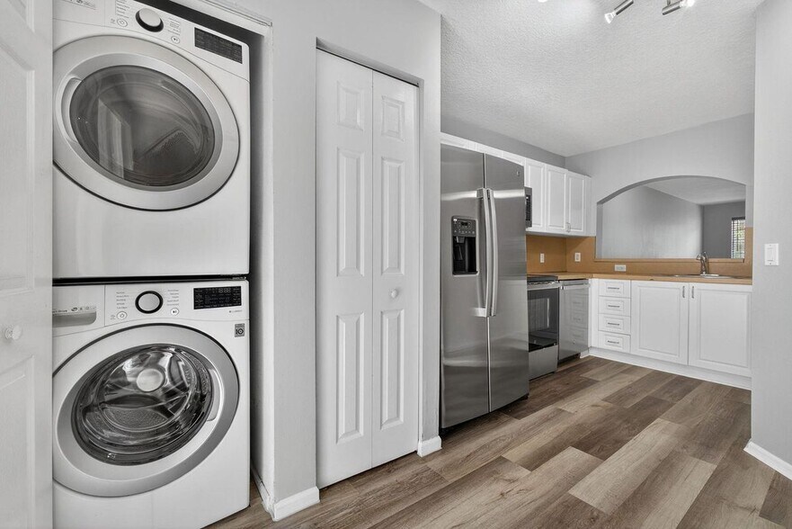 Building Photo - 3770 N Jog Rd