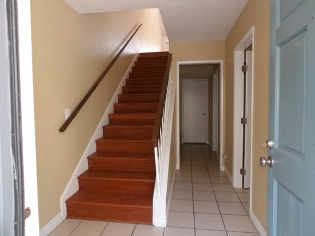 Building Photo - Spacious 2-Bed, 2-Bath Home with Resort-St...