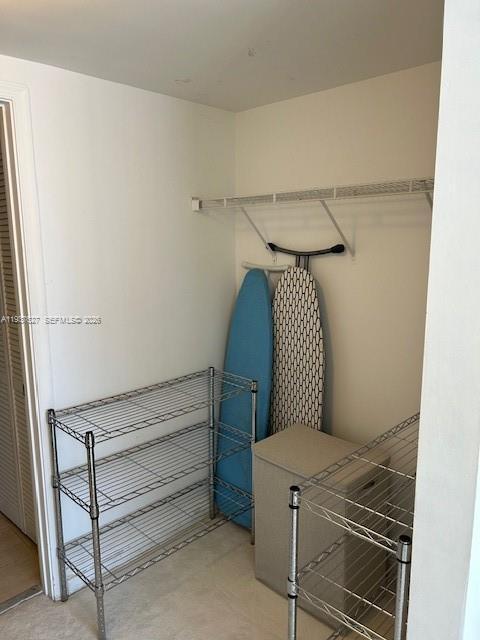 Building Photo - 1750 N Bayshore Dr