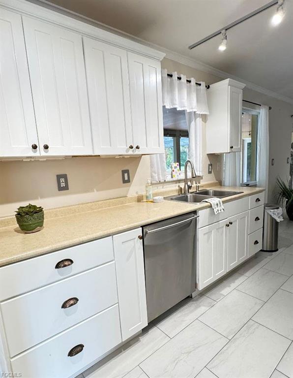 Building Photo - 4528 Country Club Blvd