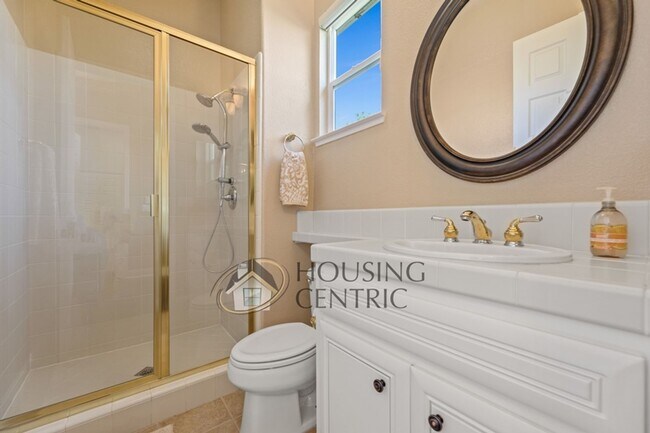 Building Photo - Executive Gated Serrano Golf-Course Home with Views of the 16th Hole!