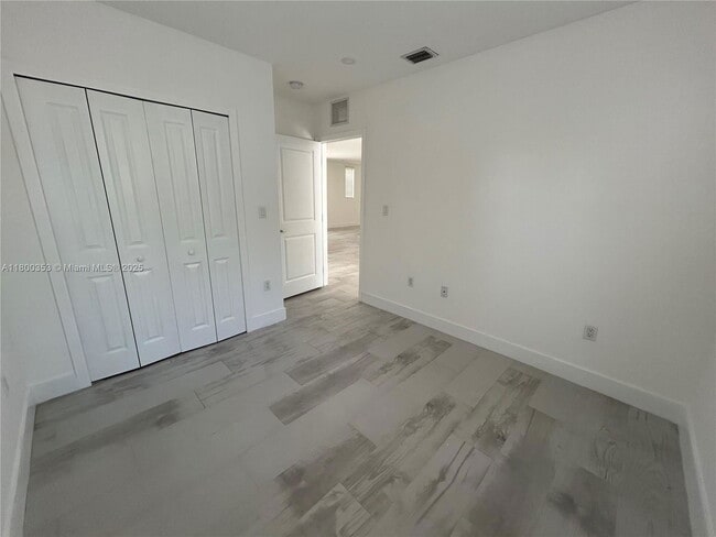 Building Photo - 3823 Thomas Ave