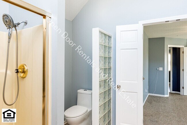 Building Photo - 8218 Fountainhead Dr