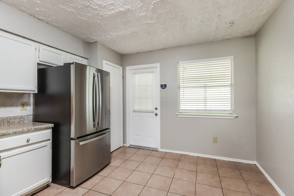 Building Photo - 10618 Plum Lake Dr