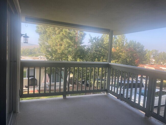 Building Photo - Beautiful fully remodeled 2 bedroom 1.5 bath in Laguna Hills
