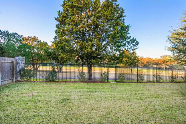 Building Photo - 2514 Crenshaw Dr