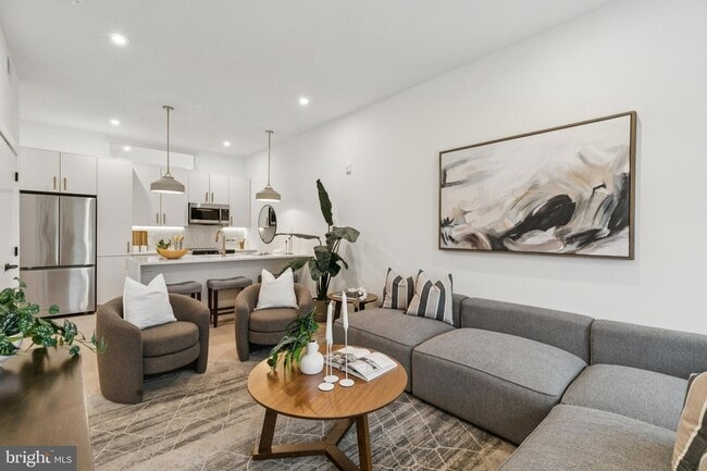 Building Photo - 30 W Allens Ln